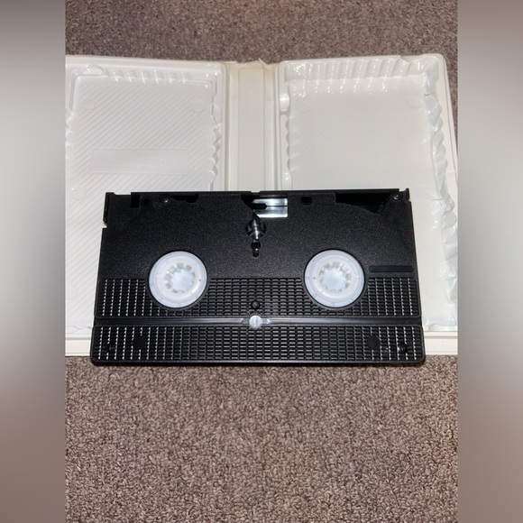 Vintage VHS Movies - The Land Before Time Lot Of 5 VHS Videos In Clamshells - Picture 10 of 13